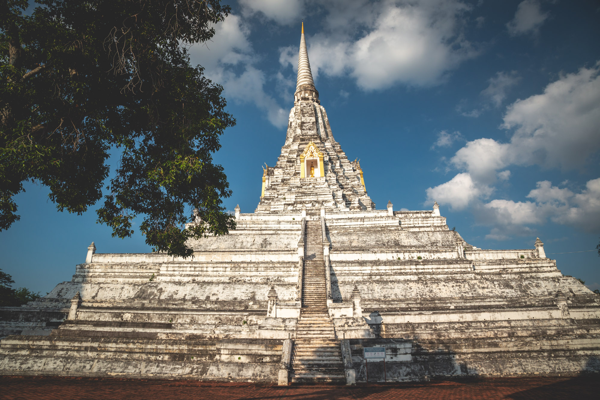 Wat Phu Khao Thong in Ayutthaya